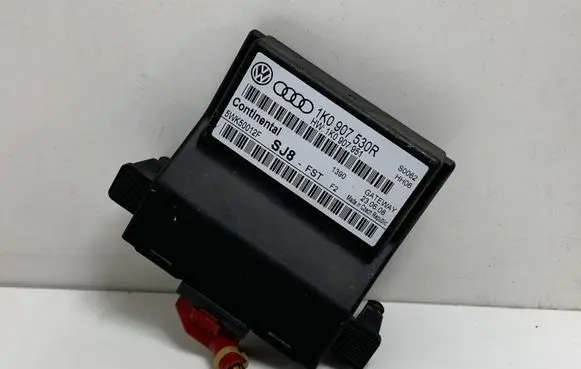 Volkswagen Golf V Gateway control module 1K0907530R
