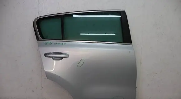 KIA Sportage Rear door 