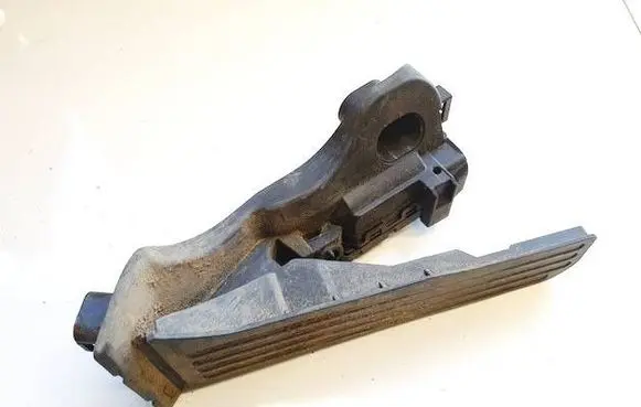 Volkswagen Jetta V Accelerator throttle pedal 1K1721503P