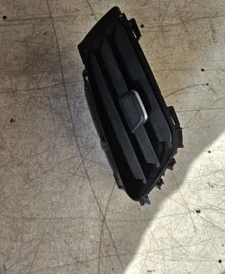 Chevrolet Corvette C7 Dash center air vent grill 20989582