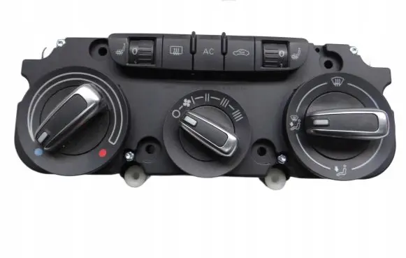 Audi Q3 8U Climate control unit 8U0820047A
