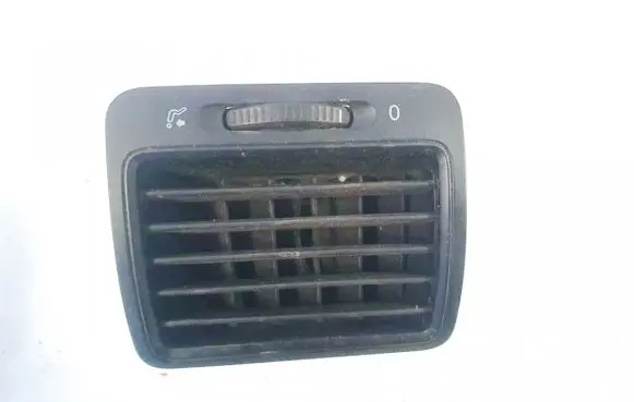Volkswagen Golf V Dash center air vent grill 1k0819709