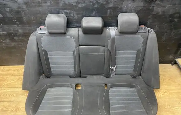 Opel Insignia A Second row seats