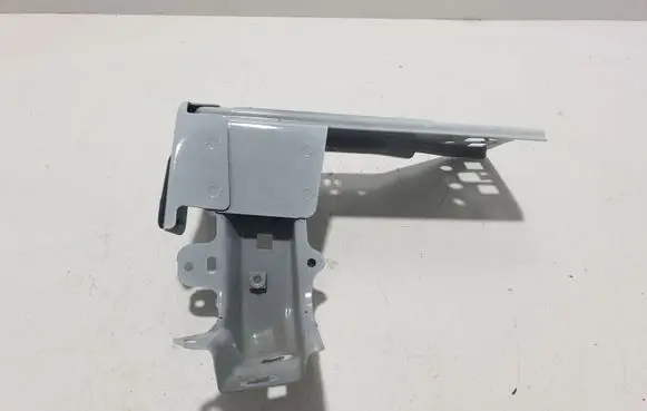 Fender mounting bracket