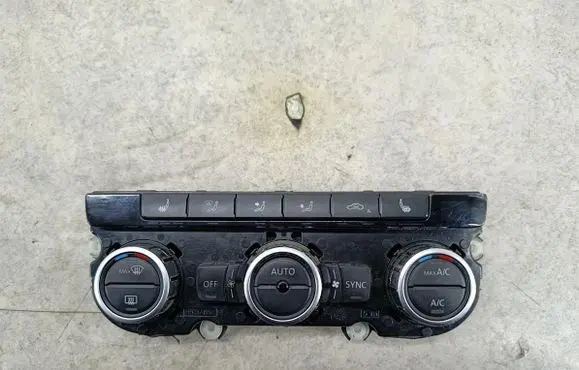 Volkswagen PASSAT B7 Climate control/heater control trim 3AA907044AG