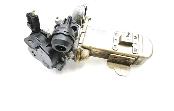 Ford Kuga II EGR valve cooler MM111BL V29004027
