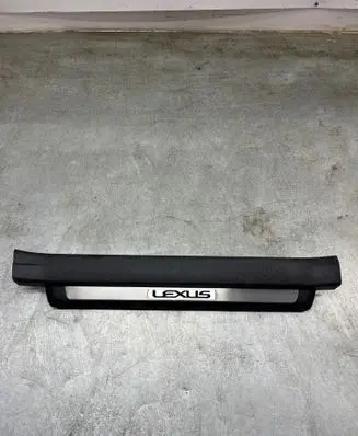 Lexus CT 200H Front sill trim cover 6791076030