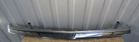 Front bumper splitter molding
