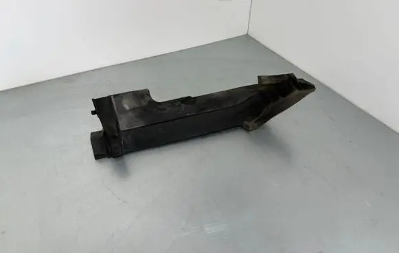 Audi Q7 4M Fender end trim 4M0821169C