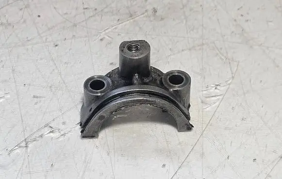 Volkswagen Crafter Camshaft holder 074451
