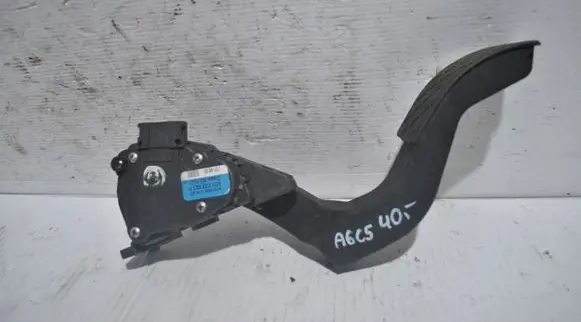 Audi A6 S6 C5 4B Accelerator throttle pedal 8D1723523F