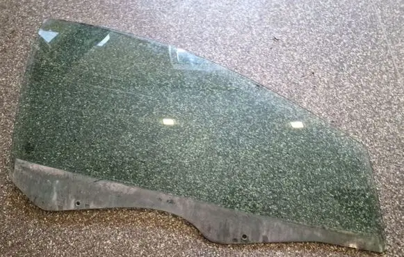 Citroen C5 Front door window glass four-door