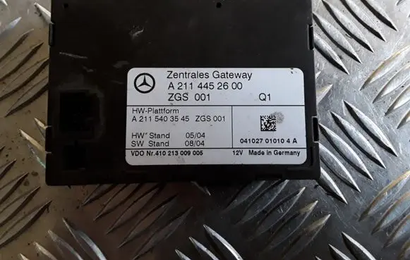 Mercedes-Benz E W211 Door central lock control unit/module A2114452600 A2115403545