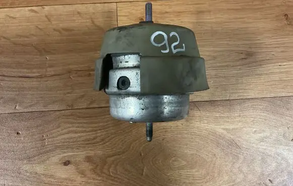 Audi A4 S4 B7 8E 8H Engine mount bracket 8E0199382K