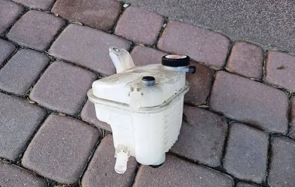 Toyota Corolla E210 E21 Coolant expansion tank/reservoir 