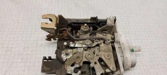 Audi A6 S6 C4 4A Front door lock 4A1837015J