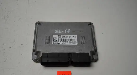 Seat Altea XL Engine control unit/module 06A906033FH 5WP40325