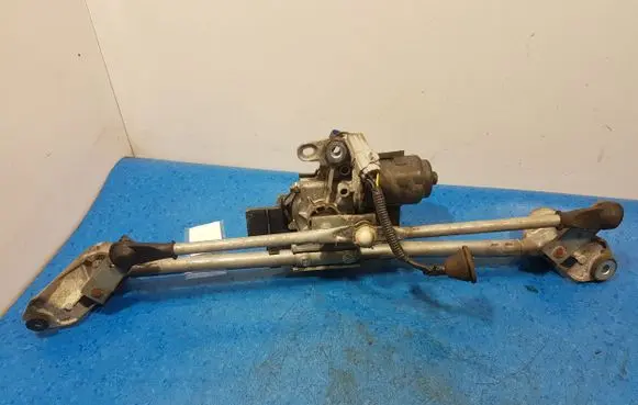 Suzuki Swift I Front wiper linkage and motor