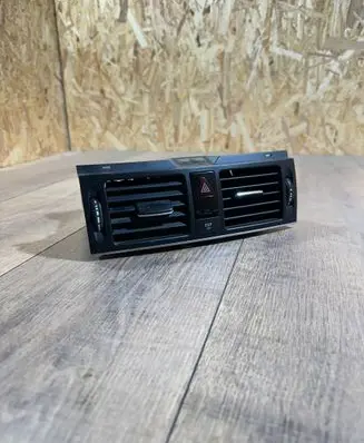 Mercedes-Benz C W204 Dash center air vent grill 2048702851 33730101