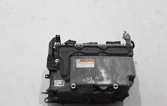 Voltage converter inverter