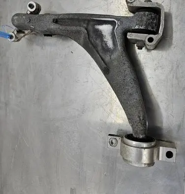 Volvo XC60 Front lower control arm/wishbone 31658893
