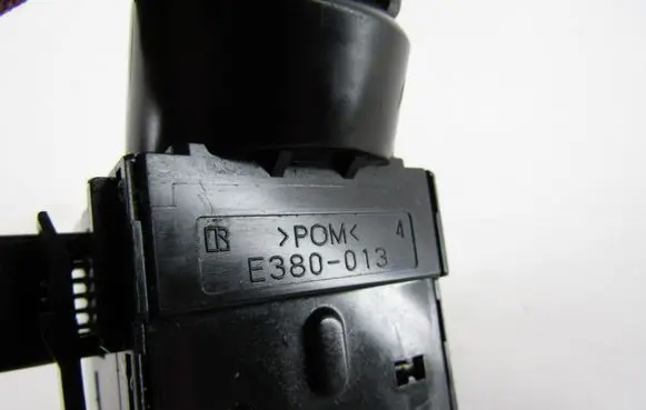 Mitsubishi Outlander Light switch