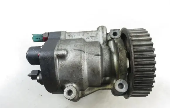 Renault Kangoo I Fuel injection high pressure pump 8200057225 R9042A040A 8200379376