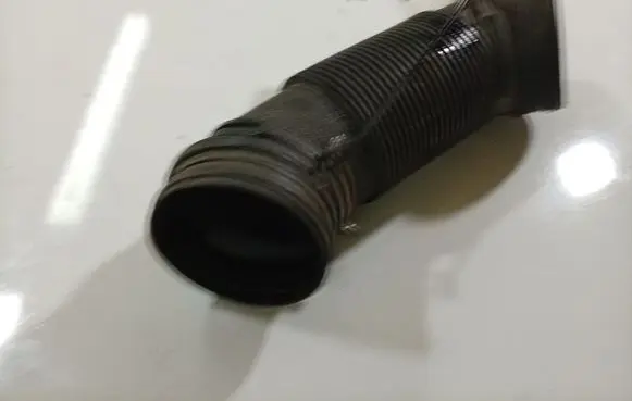 Audi A3 S3 8P Air intake hose/pipe 1K0129684L
