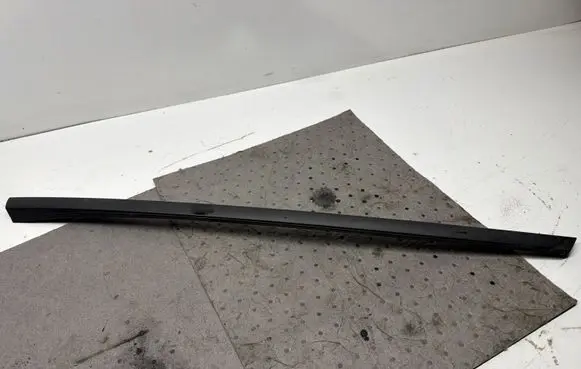Volvo XC70 Windshield trim 30753553