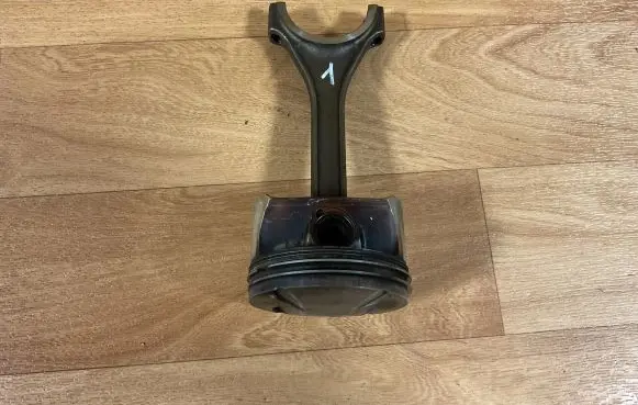 Audi A6 S6 C6 4F Piston with connecting rod 81L109