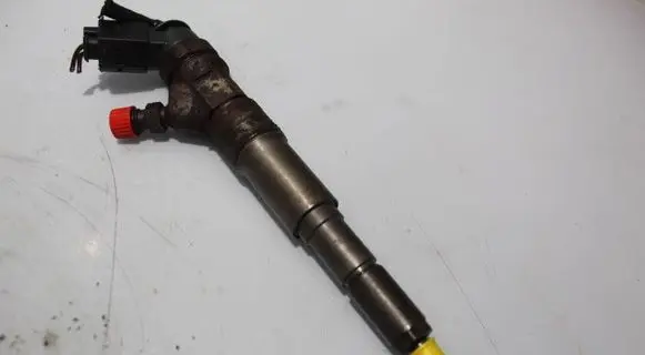 BMW 5 E60 E61 Fuel injector 0445110212