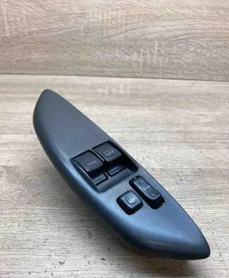 Toyota Yaris Electric window control switch 0113S14