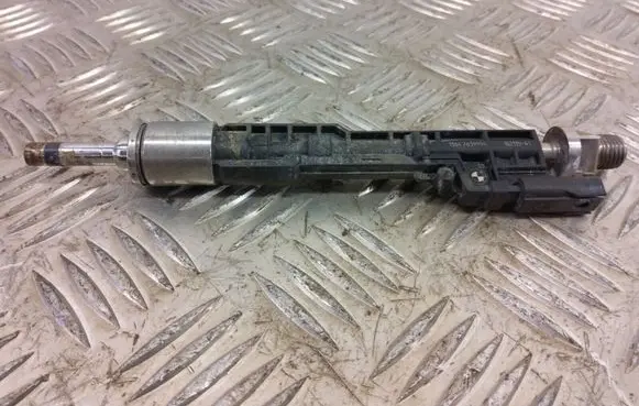BMW X3 F25 Fuel main line pipe 7639994