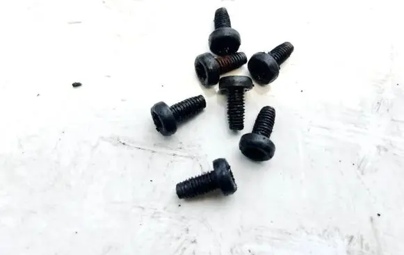 Mitsubishi Carisma Nuts/bolts 
