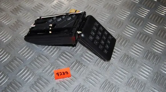 Volkswagen PASSAT B6 Phone keyboard 3C1858711