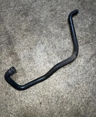 BMW 5 E39 Engine coolant pipe/hose 64218391017