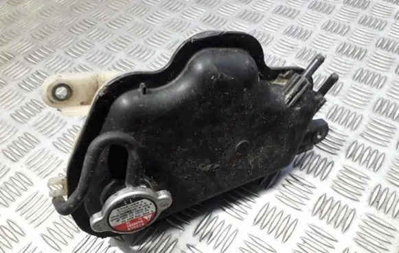 Mitsubishi Space Runner Coolant expansion tank/reservoir