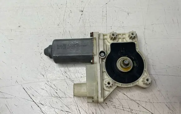 BMW 7 E65 E66 Rear door window regulator motor 67628382