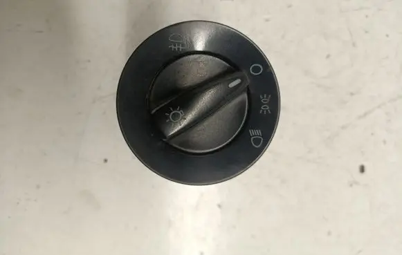 Volkswagen PASSAT B5 Light switch 1C0941531