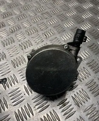 Volkswagen Touareg I Vacuum pump 057145100AE 70090610000