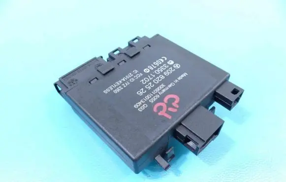 Mercedes-Benz CLK A209 C209 Central body control module 2098202526 IMPRK1241722