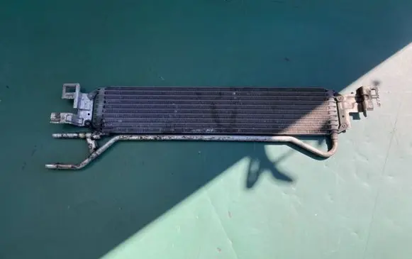 Engine oil radiator