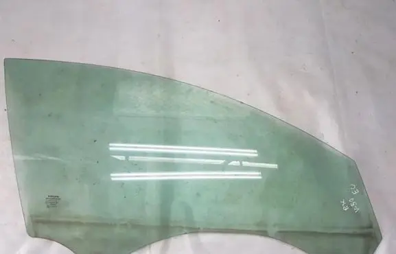 Volvo V50 Front door window glass four-door