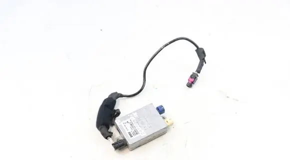 BMW 6 E63 E64 Aerial antenna amplifier 9123739 14404710 84109123739