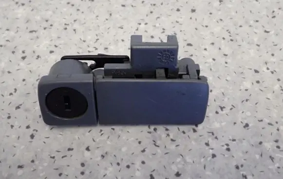 Nissan Primera Other center console (tunnel) element 