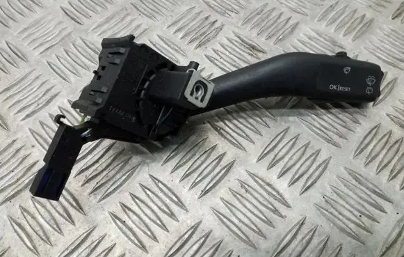 Volkswagen Golf V Wiper control stalk 1K0953519A