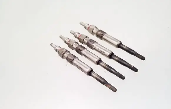 Skoda Octavia Mk2 (1Z) Glow plug 0100266008