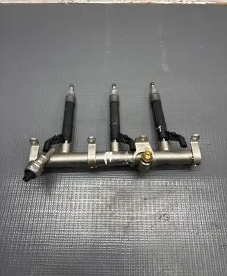 Porsche Cayenne (9Y0 9Y3) Fuel main line pipe 06M133316L 1910120001