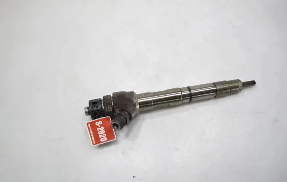 Volkswagen Caddy Fuel injector 04L130277AC