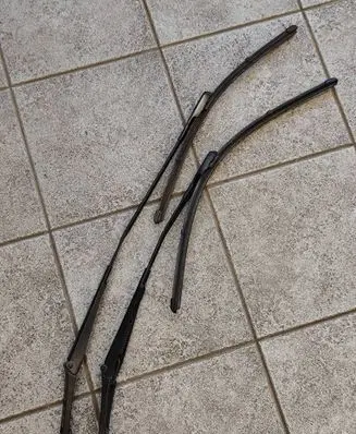 Audi A5 Front wiper blade arm 8W1955407 8W1955408